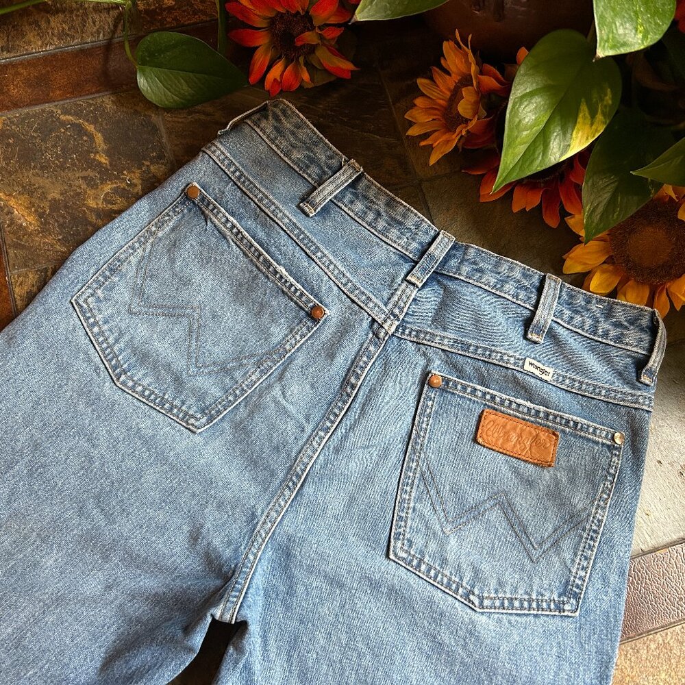 Wrangler Wild West 603 Destructed Straight-leg Jeans (30W x 28L) - Picture 10 of 15